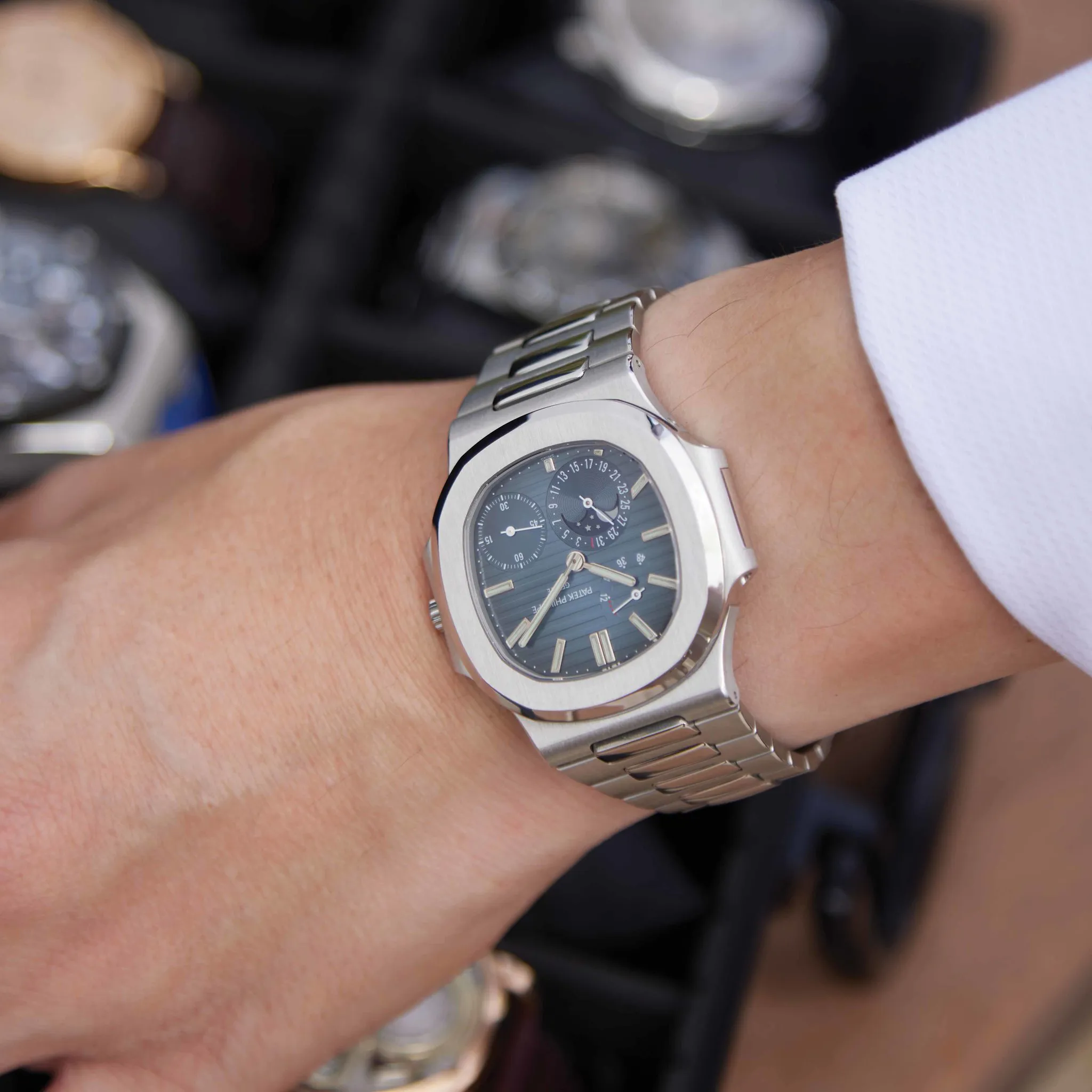 Patek Philippe Nautilus 3712/1A-001 42mm Stainless steel Blue 2