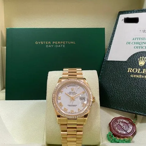 Rolex Day-Date 36 118398BR Yellow gold White