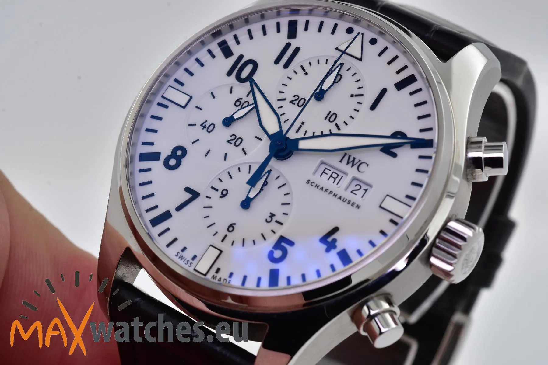 IWC Pilot IW377725 43mm Stainless steel White 9