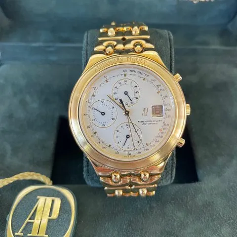 Audemars Piguet Huitième Chronograph 25644 40mm Yellow gold White