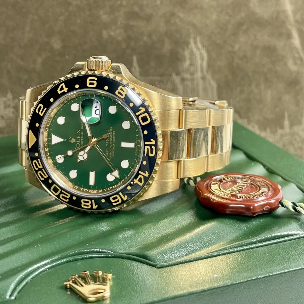 Rolex GMT-Master II 116718LN 40mm Yellow gold Green 15