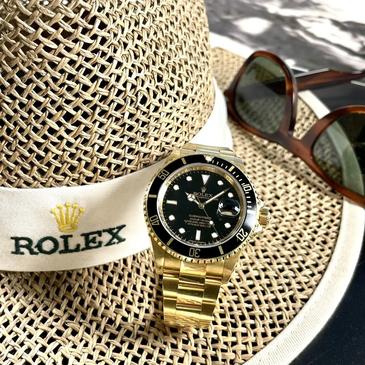 Rolex Submariner Date 16618LN 40mm Yellow gold Black 11