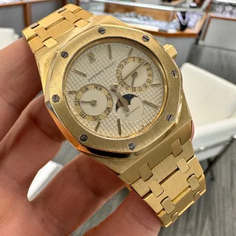 Audemars Piguet Royal Oak 25594BA.OO.0477BA.01 36mm Yellow gold White