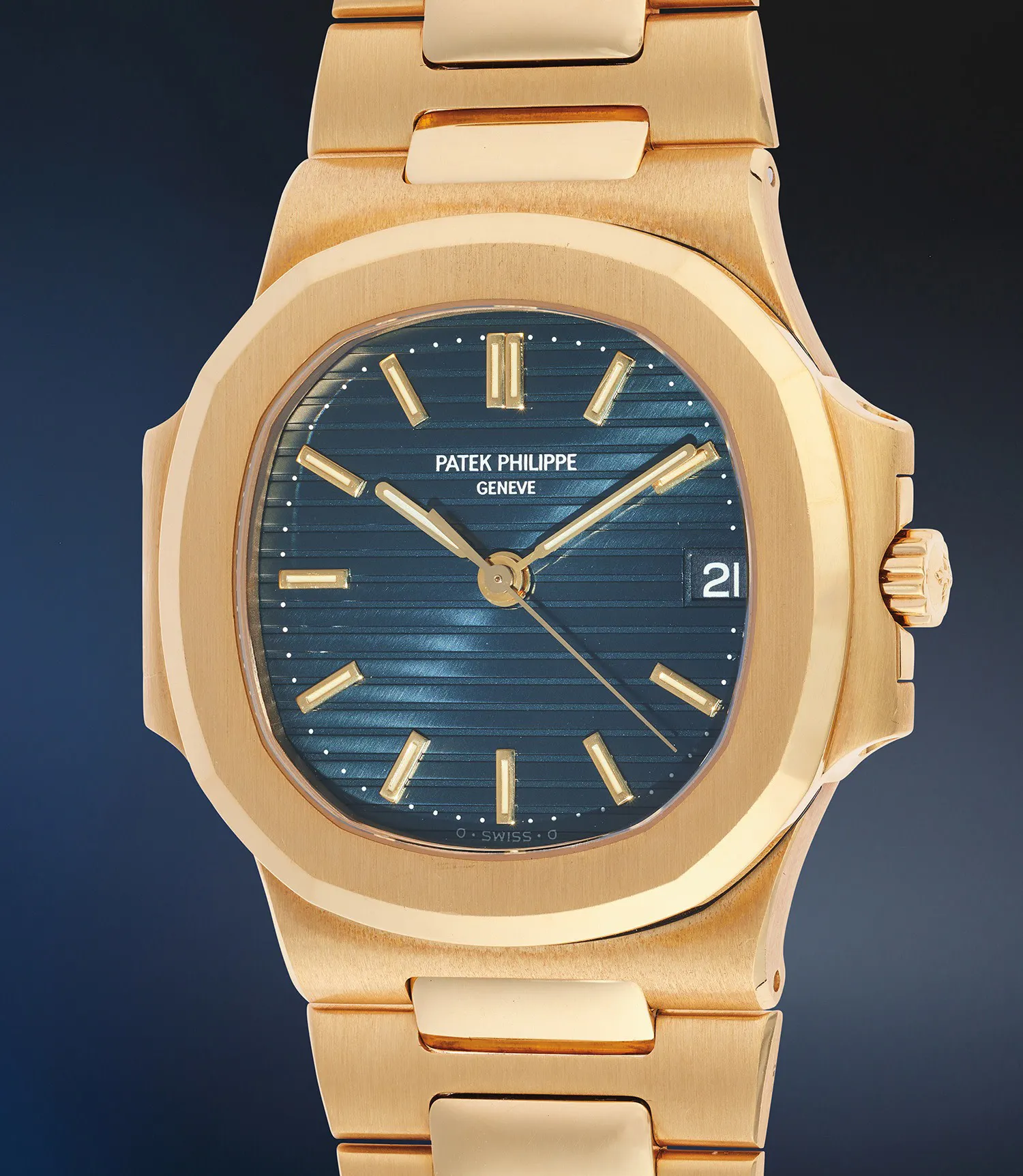 Patek Philippe Nautilus 3800/1 37.5mm Yellow gold Blue