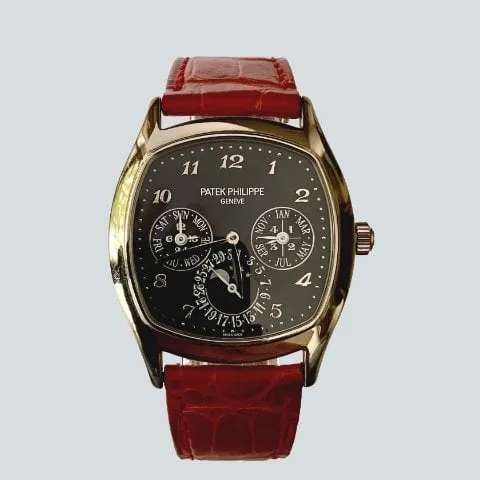 Patek Philippe Perpetual Calendar 5940G 37mm White gold Black