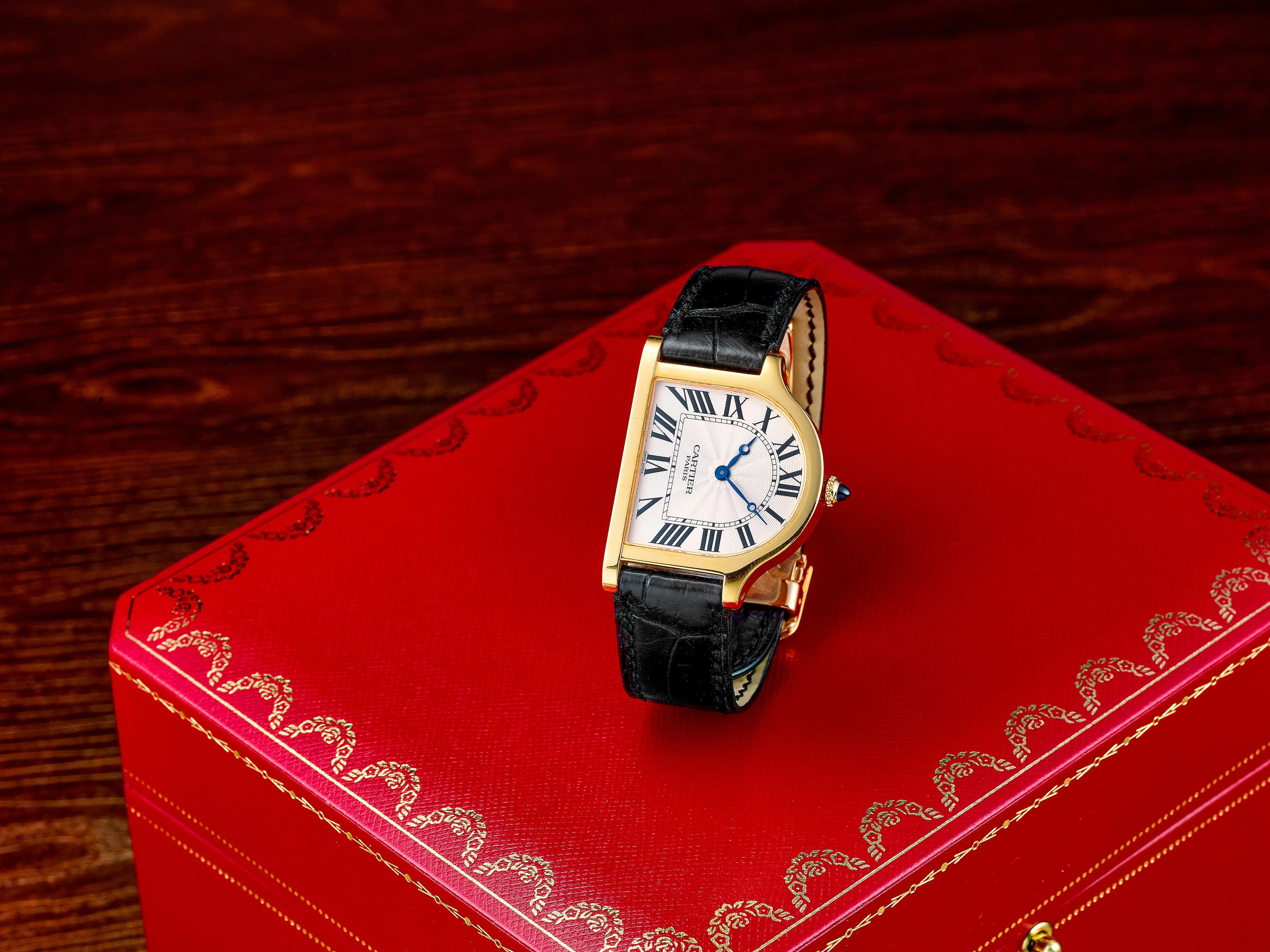 Cartier 2841 28mm Yellow gold White 4