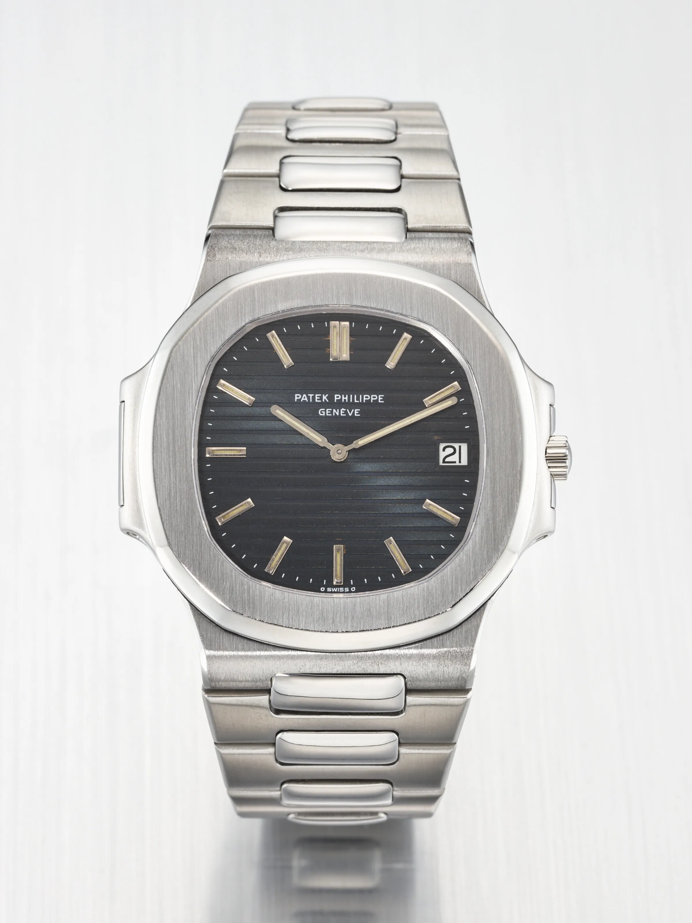 Patek Philippe Nautilus 3700/1A 42mm Stainless steel Blue