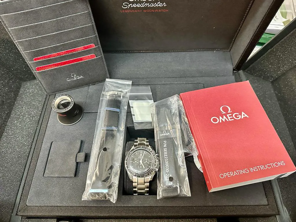 Omega Speedmaster Moon watch 311.30.42.30.01.005 42mm Stainless steel Black 5