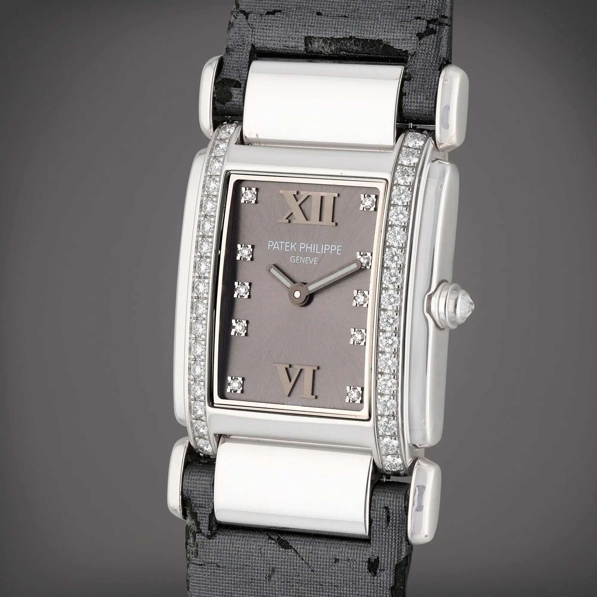 Patek Philippe Twenty~4 4920G-001 41mm White gold and Diamond Gray