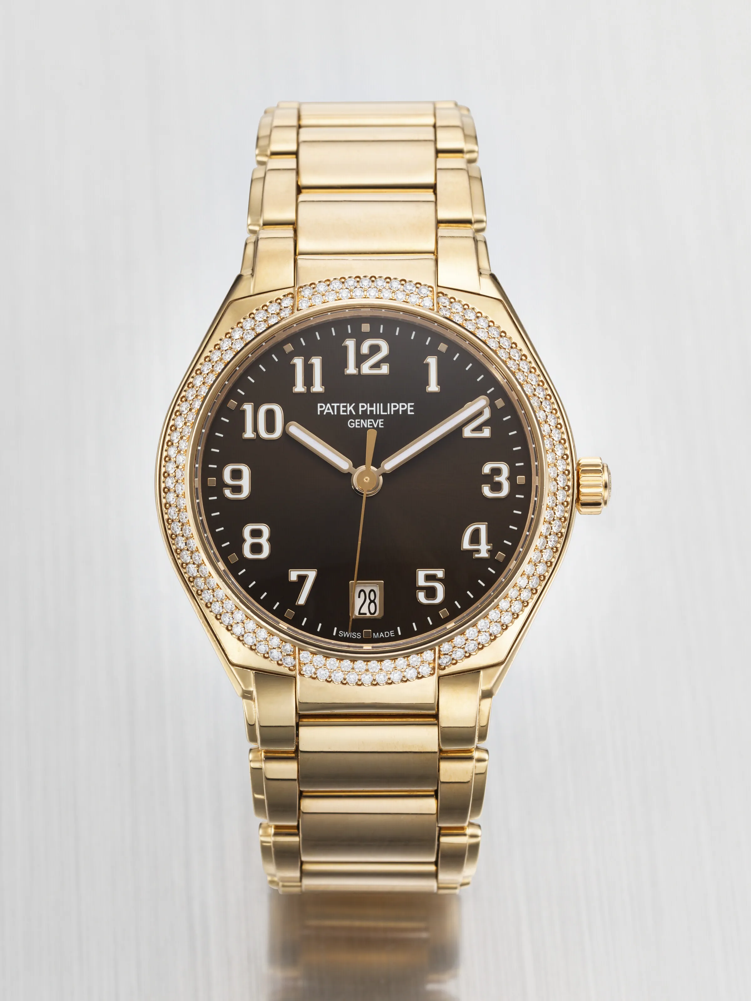 Patek Philippe Twenty~4 7300/1200R-001 36mm Rose gold and Diamond Brown