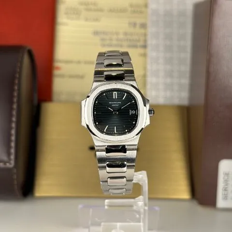 Patek Philippe Nautilus 4700/1 27mm Stainless steel Black