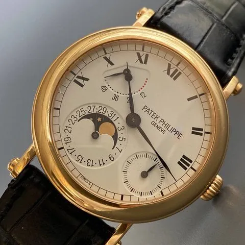 Patek Philippe Calatrava 5054J-001 36mm Yellow gold White