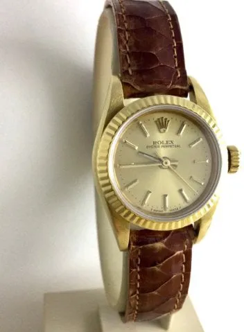 Rolex Oyster Perpetual 26 67198 26mm Yellow gold Champagne