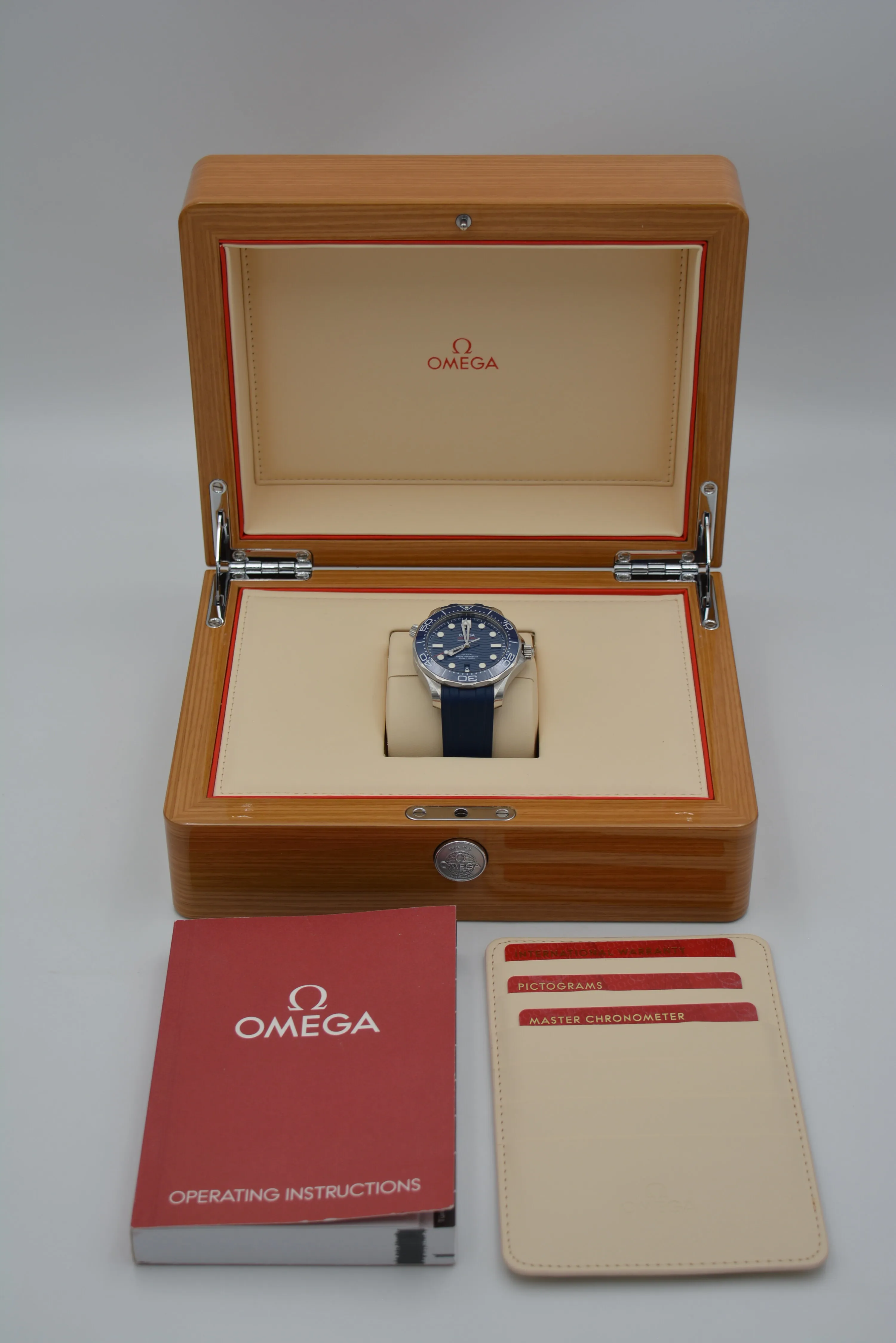 Omega Seamaster Diver 300M 210.32.42.20.03.001 42mm Stainless steel Blue 5