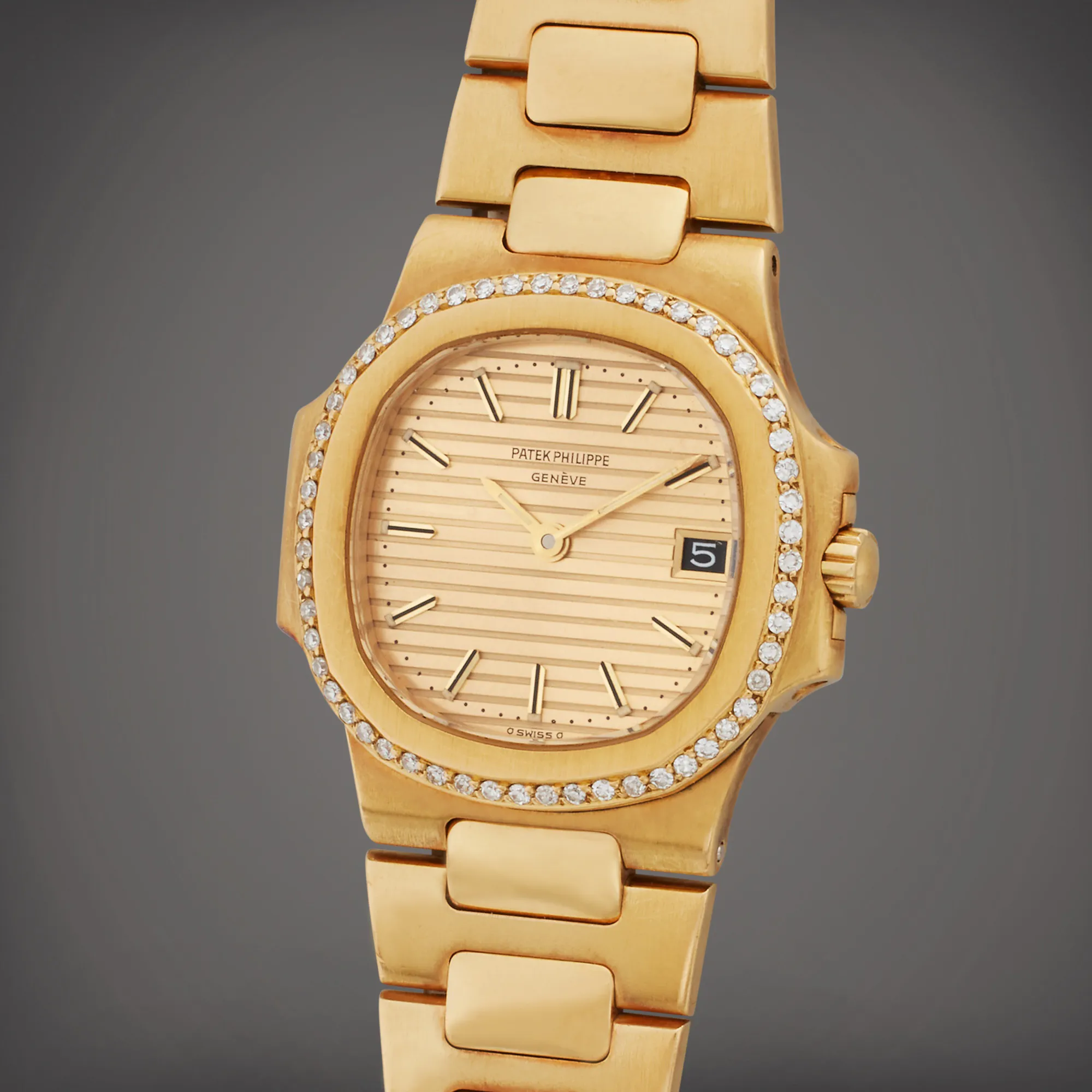 Patek Philippe Nautilus 4700/2 26mm Yellow gold Champagne