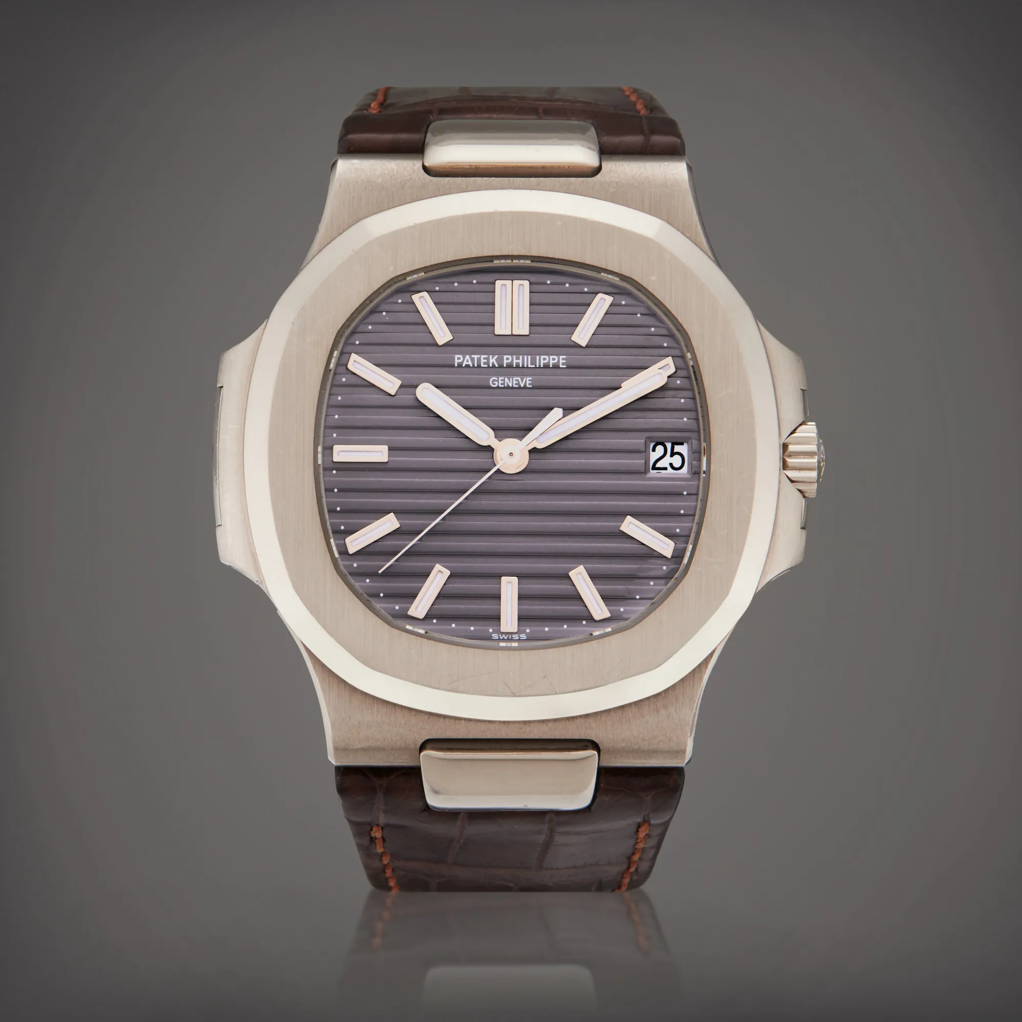 Patek Philippe Nautilus 5711G-001 40mm White gold Gray 2