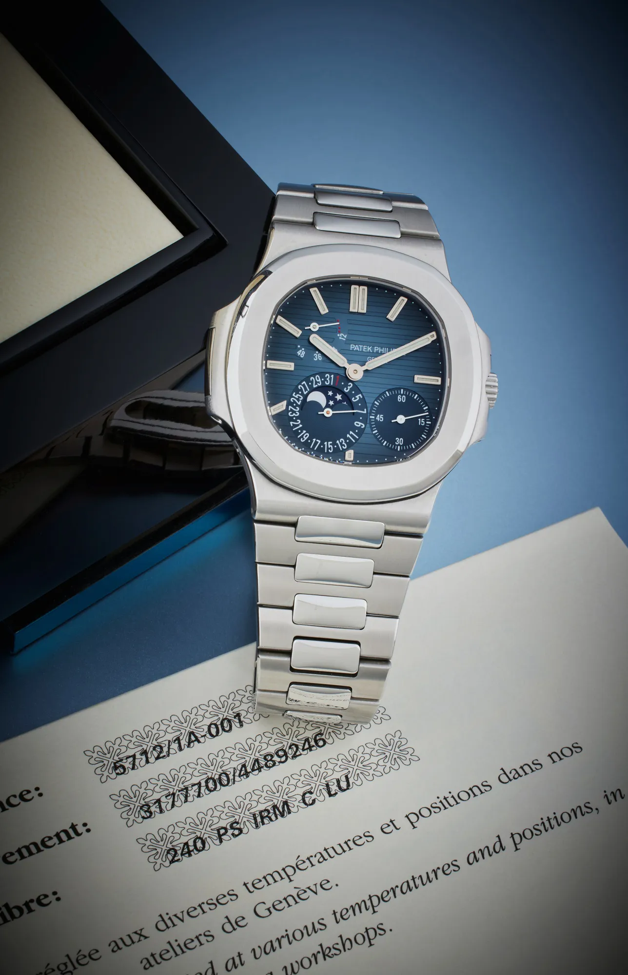 Patek Philippe Nautilus Moonphase 5712/1A-001 40mm Stainless steel Blue 1