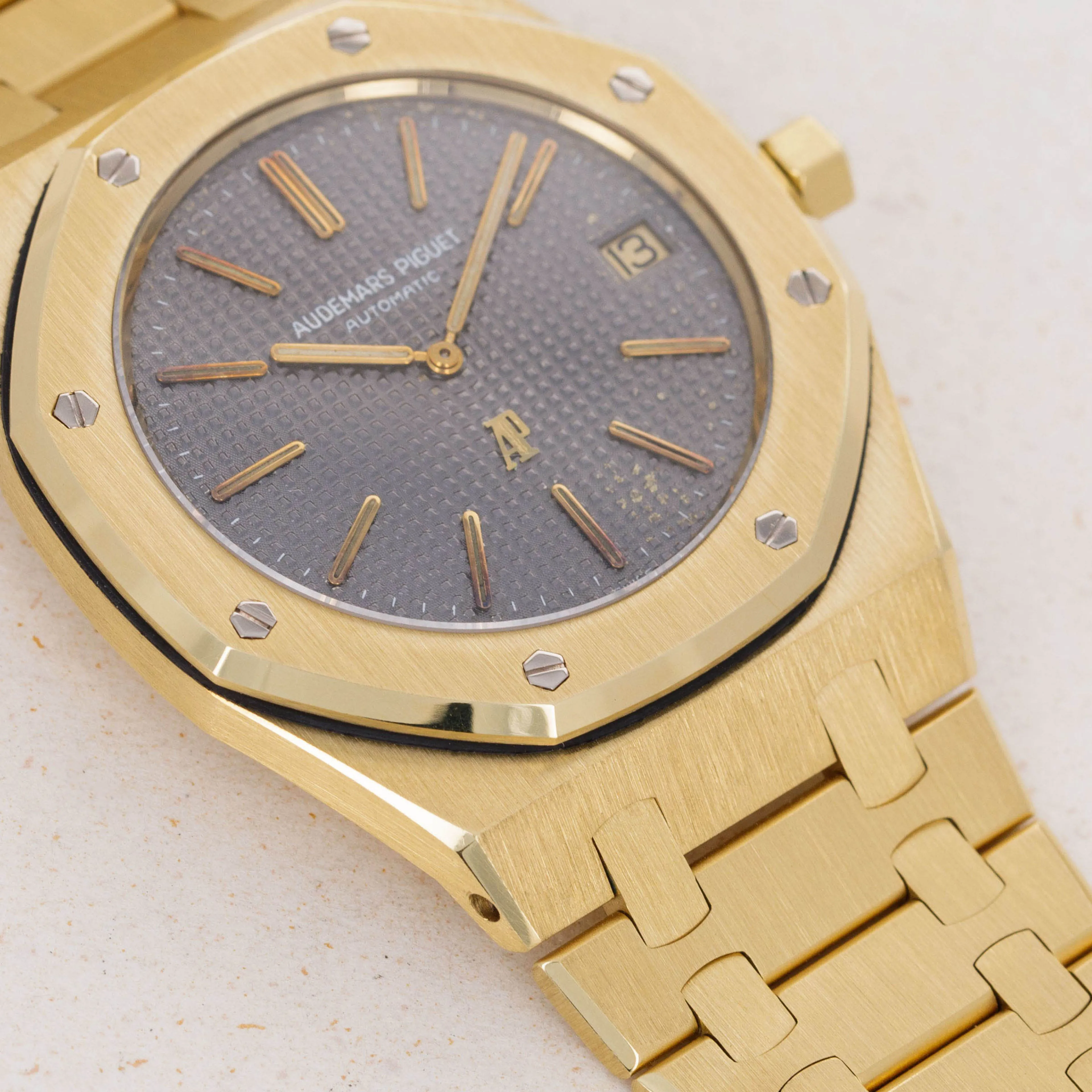 Audemars Piguet Royal Oak 5402 BA 39mm Yellow gold Gray 1