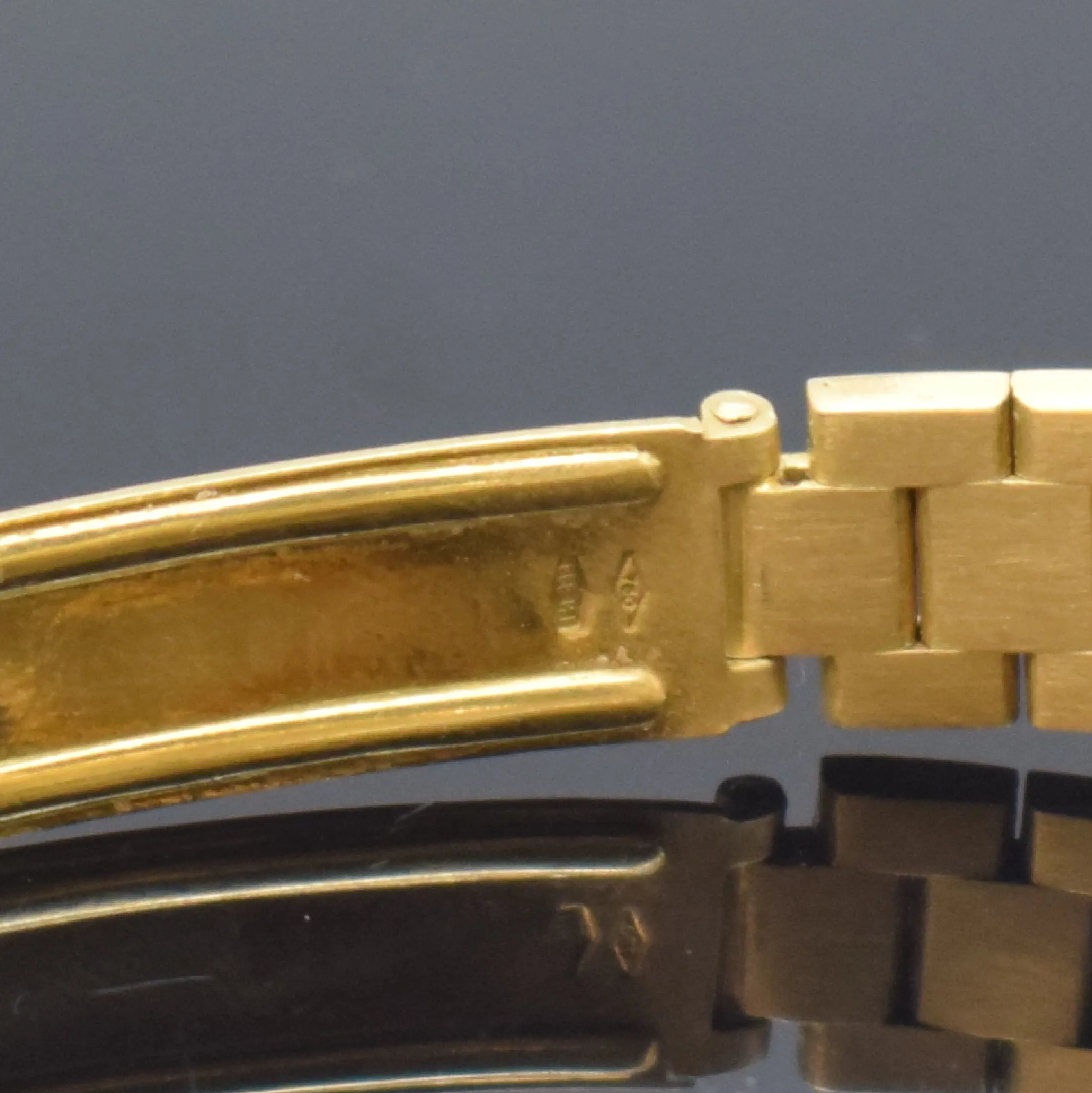 Bulova Accutron 23.5mm Yellow gold Silver 3