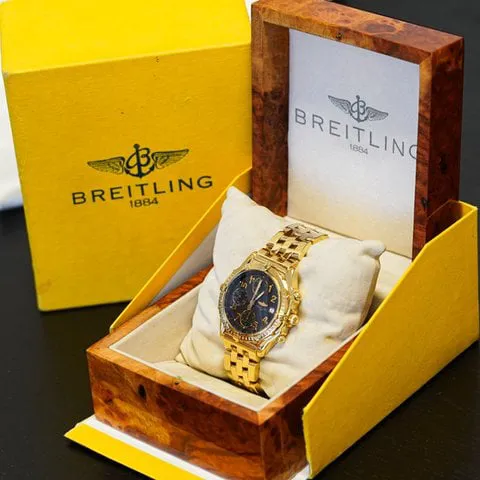 Breitling Chronomat K13050.1 40mm Yellow gold Black