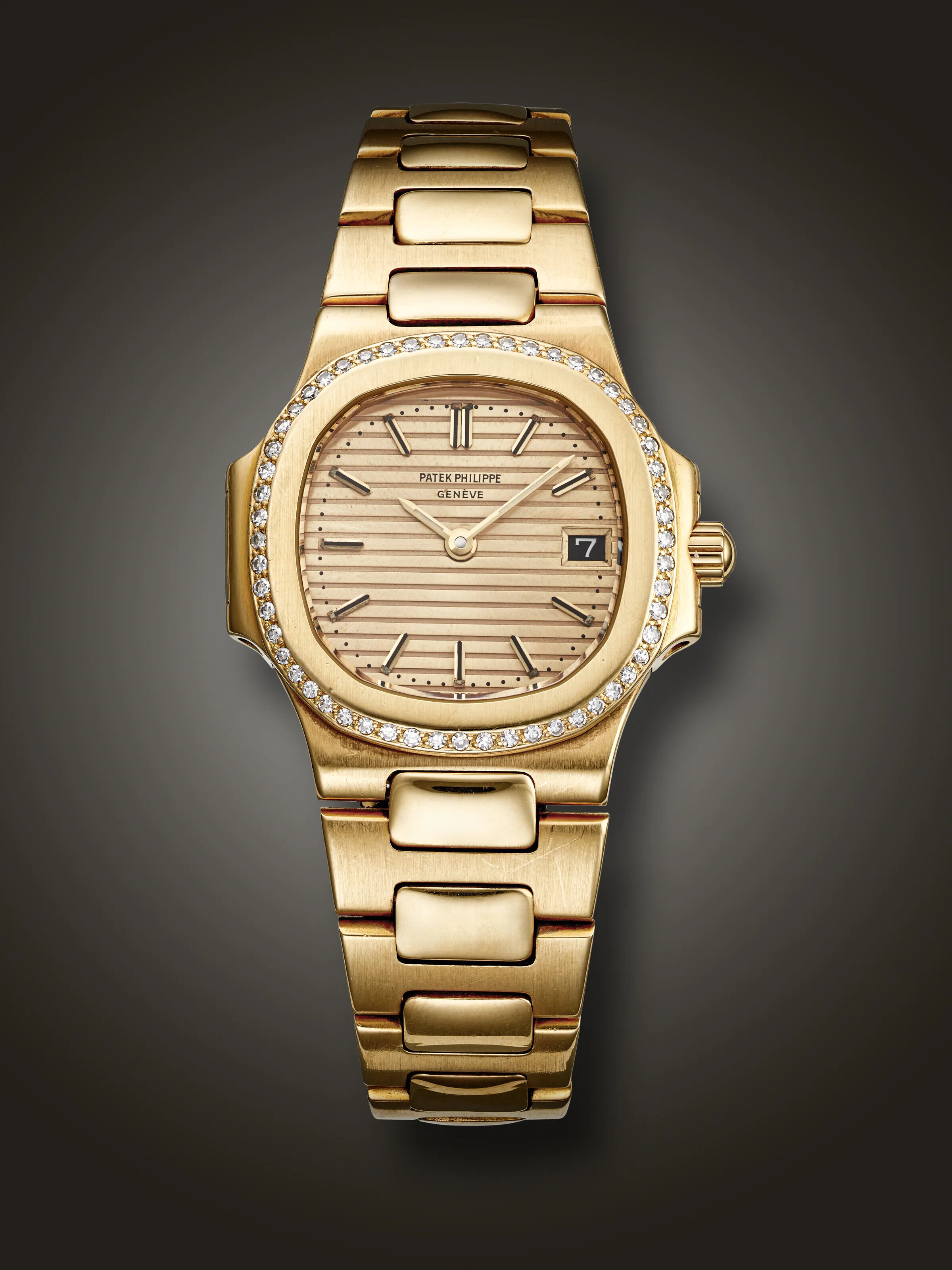 Patek Philippe Nautilus 4700/2 27mm Yellow gold and Diamond Champagne