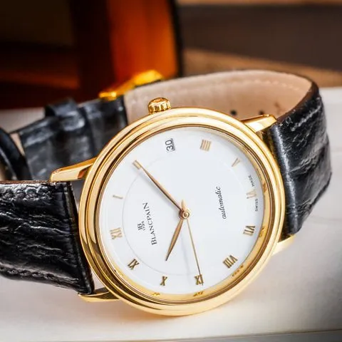 Blancpain Villeret Ultra-Slim 1151-1418-55 34mm Yellow gold White