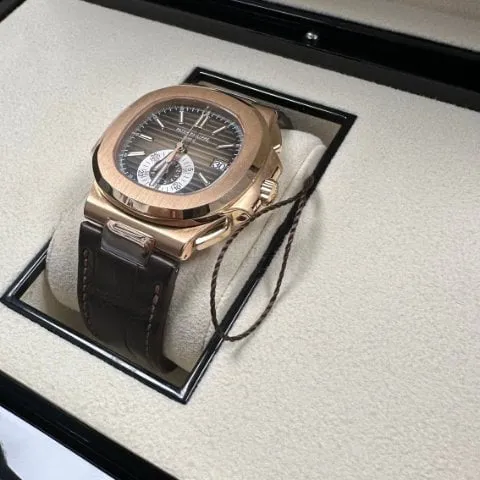 Patek Philippe Nautilus 5980R-001 40.5mm Rose gold Brown