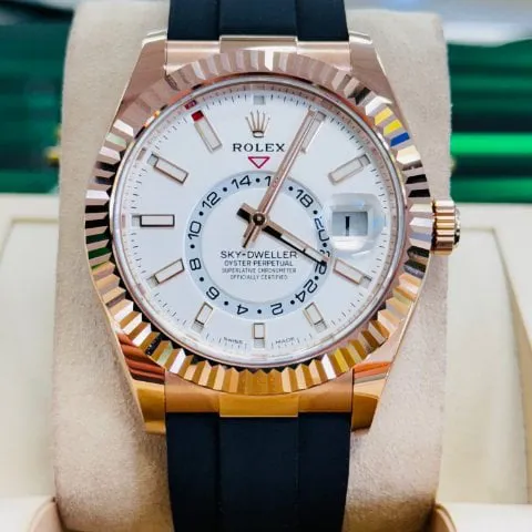 Rolex Sky-Dweller 326235 42mm Rose gold White