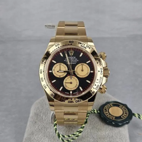 Rolex Daytona 126508 40mm Yellow gold Black