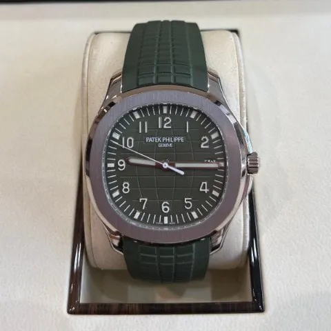 Patek Philippe Aquanaut 5168G-010 42mm White gold Green