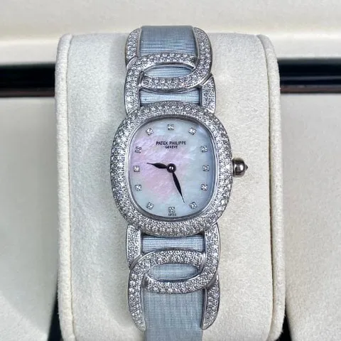 Patek Philippe Golden Ellipse 4832 23mm White gold Mother-of-pearl