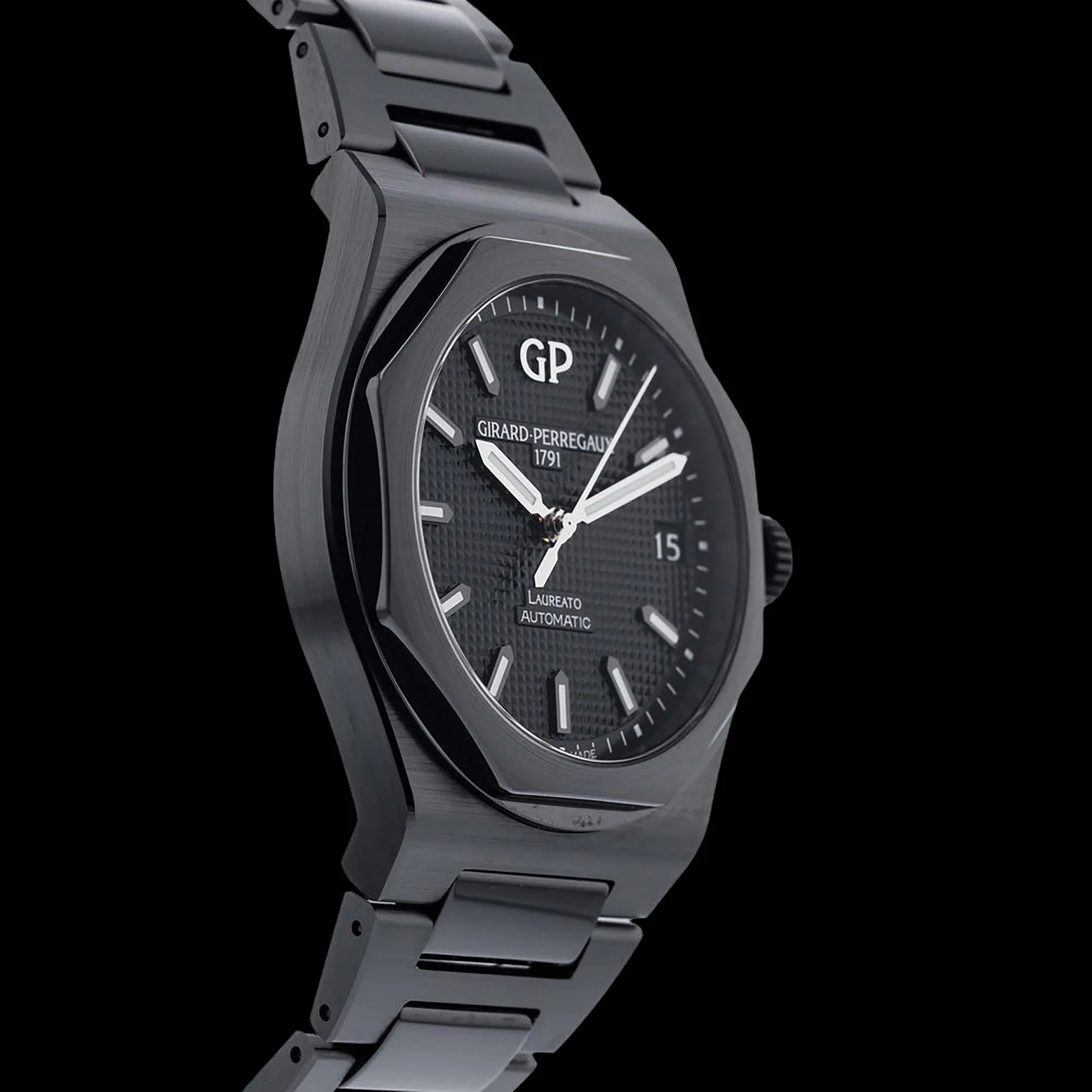 Girard-Perregaux Laureato 42mm Ceramic Black 3