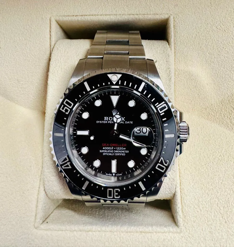 Rolex Sea-Dweller 126600 43mm Stainless steel Black