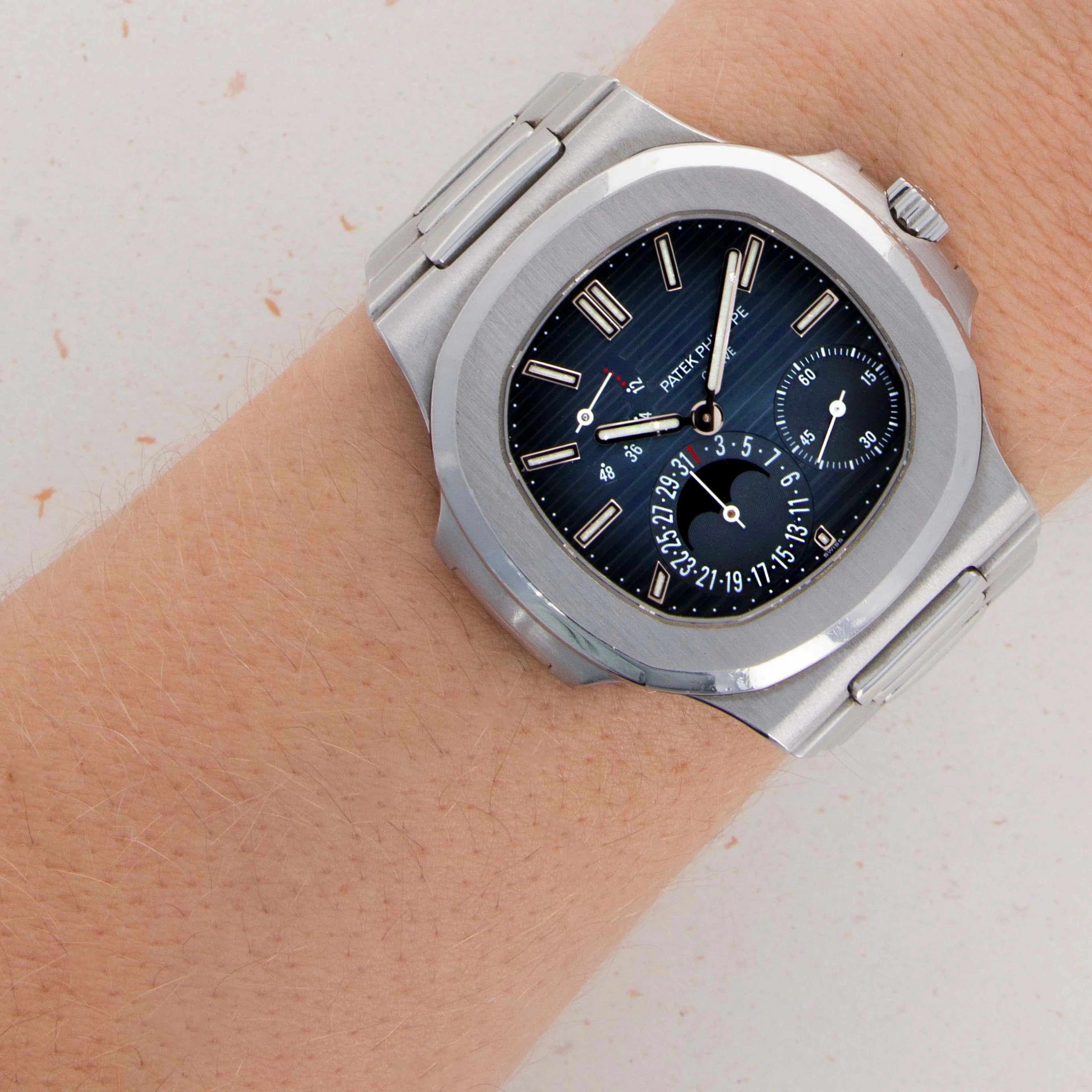 Patek Philippe Nautilus 5712/1A 40mm Stainless steel Blue-black 15