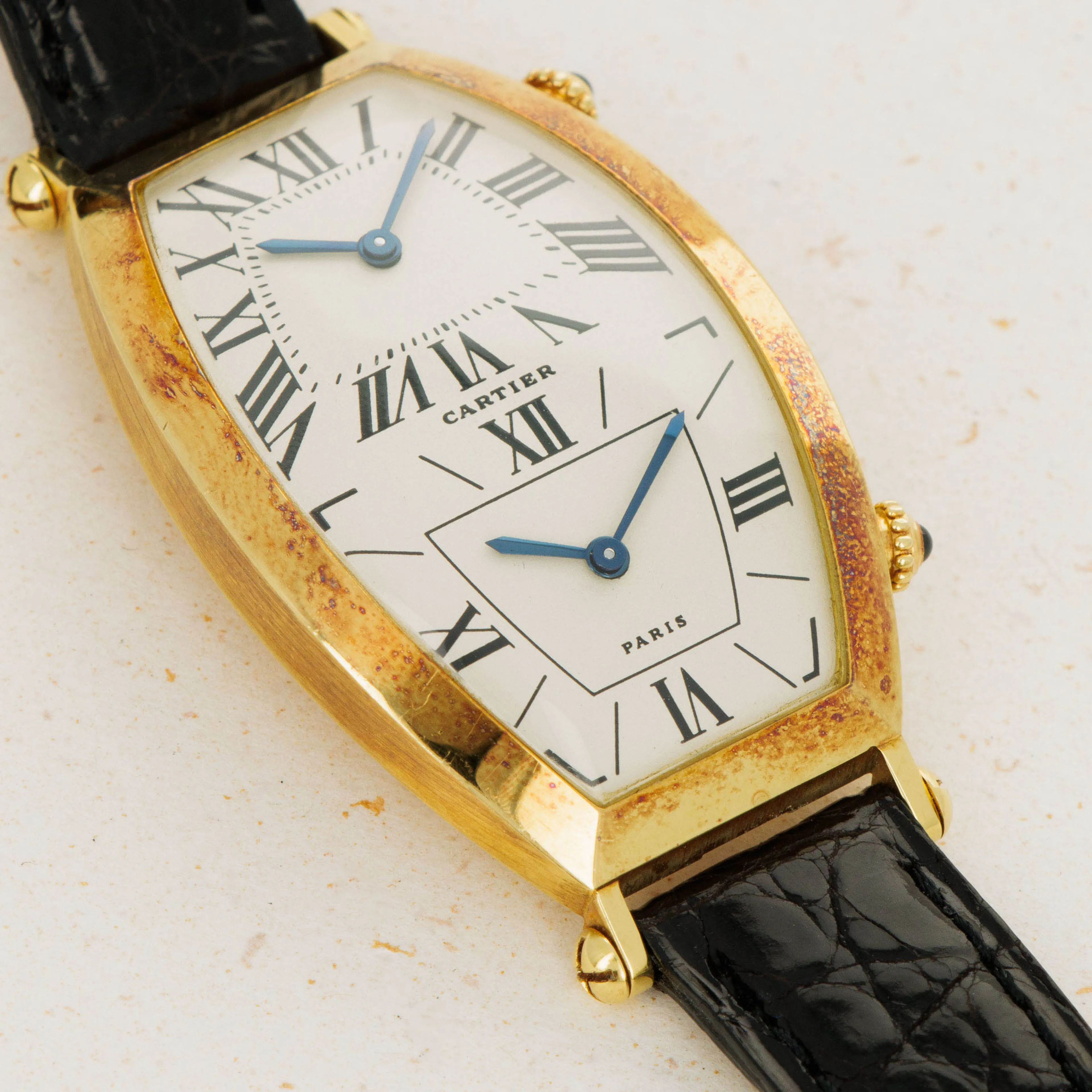 Cartier Tonneau 26mm Yellow gold White 1