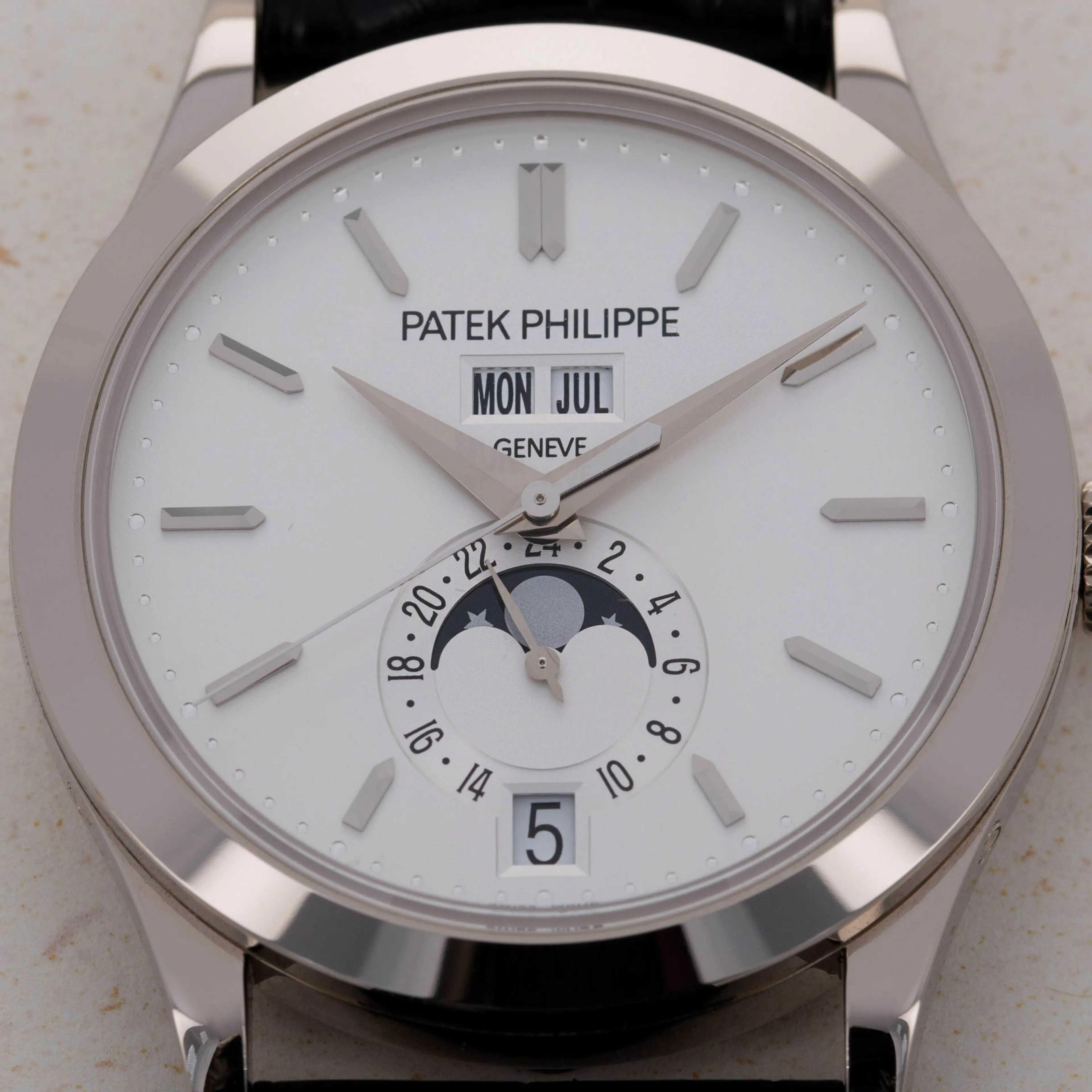 Patek Philippe Annual Calendar 5396G 38.5mm White gold Silver 10