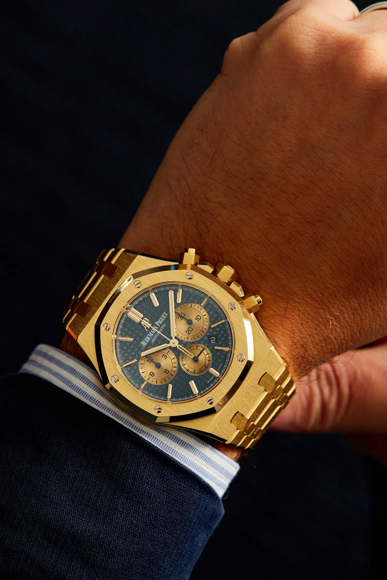 Audemars Piguet Royal Oak Chronograph 26331BA 41mm 18k yellow gold Blue Grande Tapisserie 3