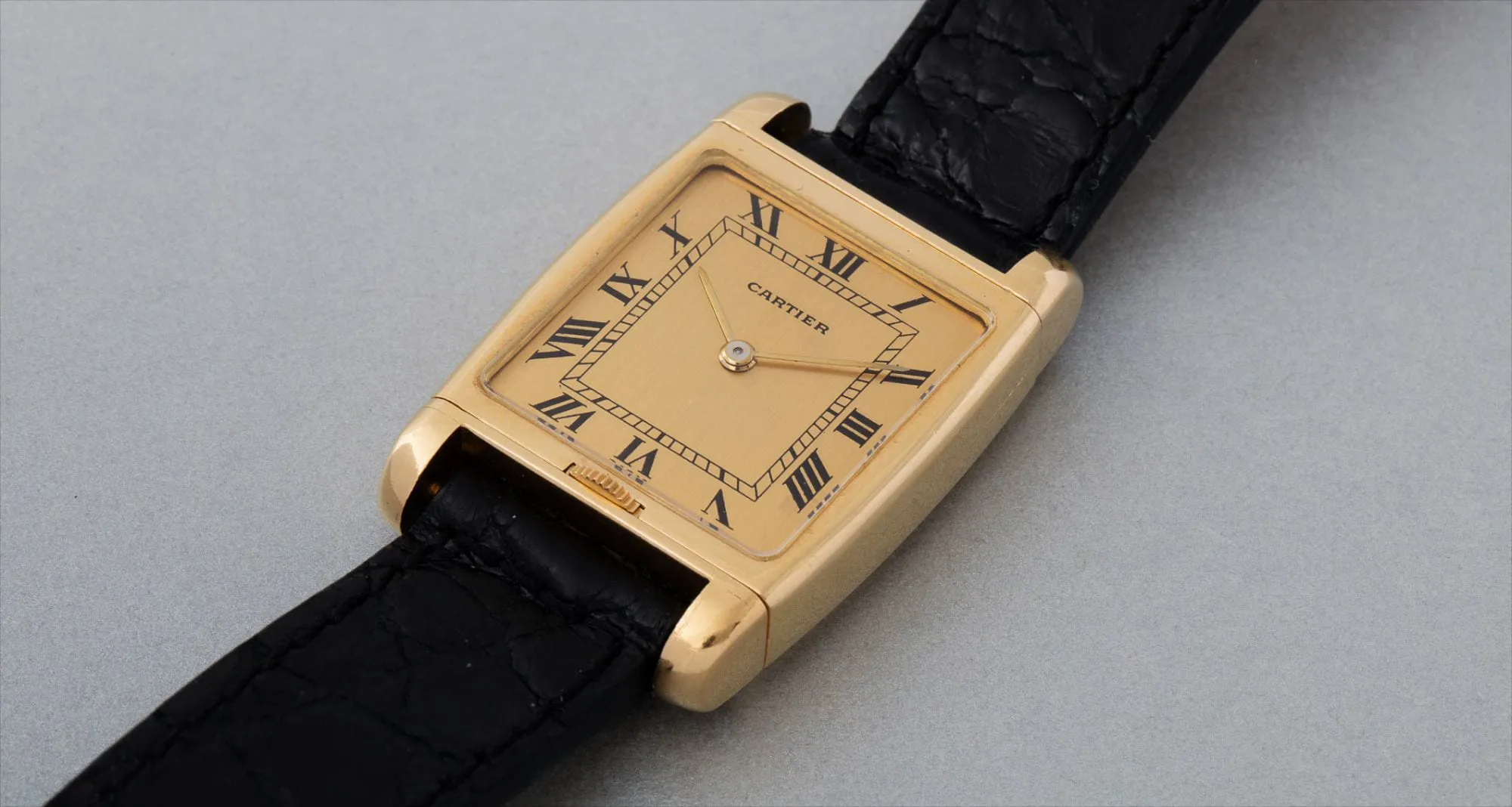 Cartier Cabriolet Reversible 24mm Yellow gold Champagne