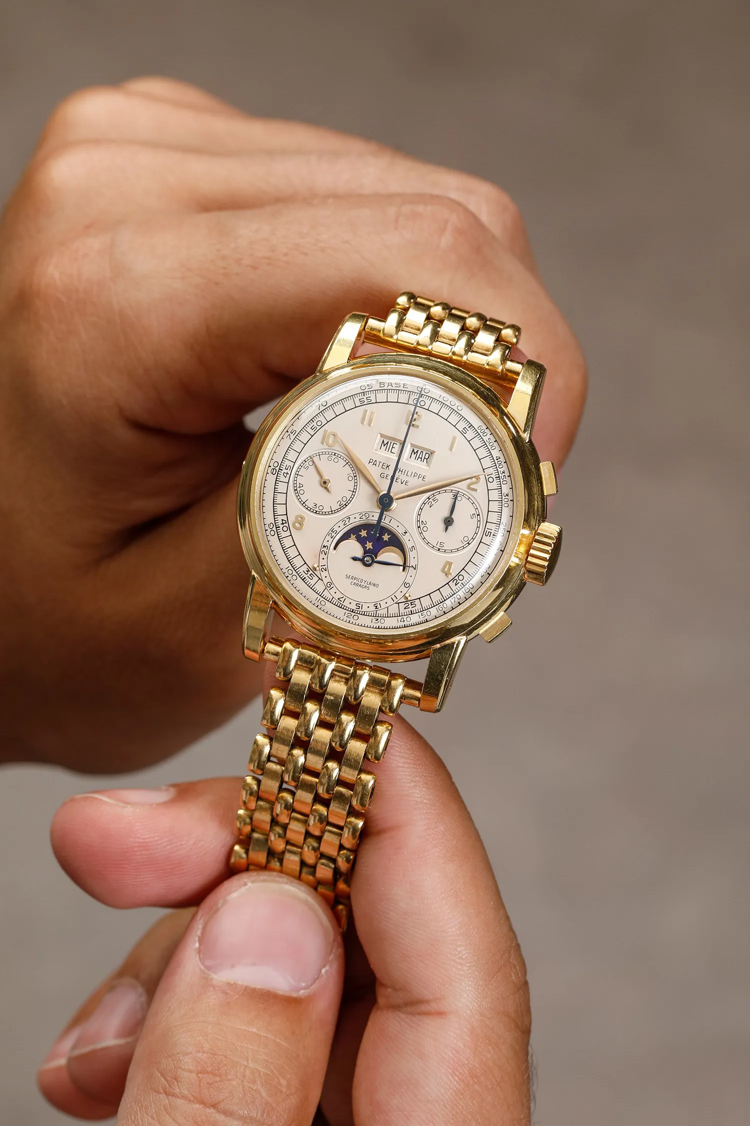 Patek Philippe 2499 37.5mm Yellow gold White 12