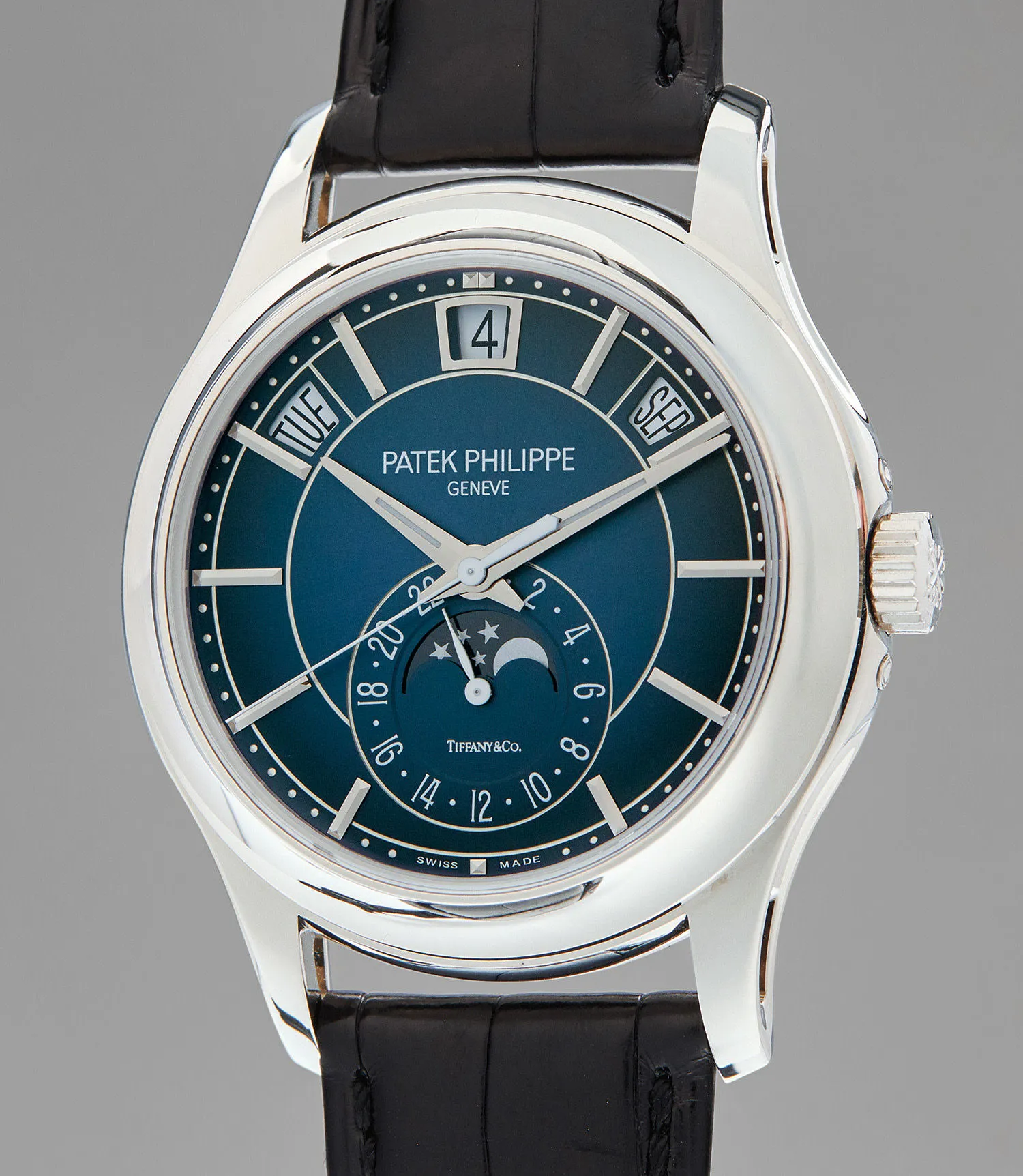 Patek Philippe 5205G-013 40mm White gold Blue