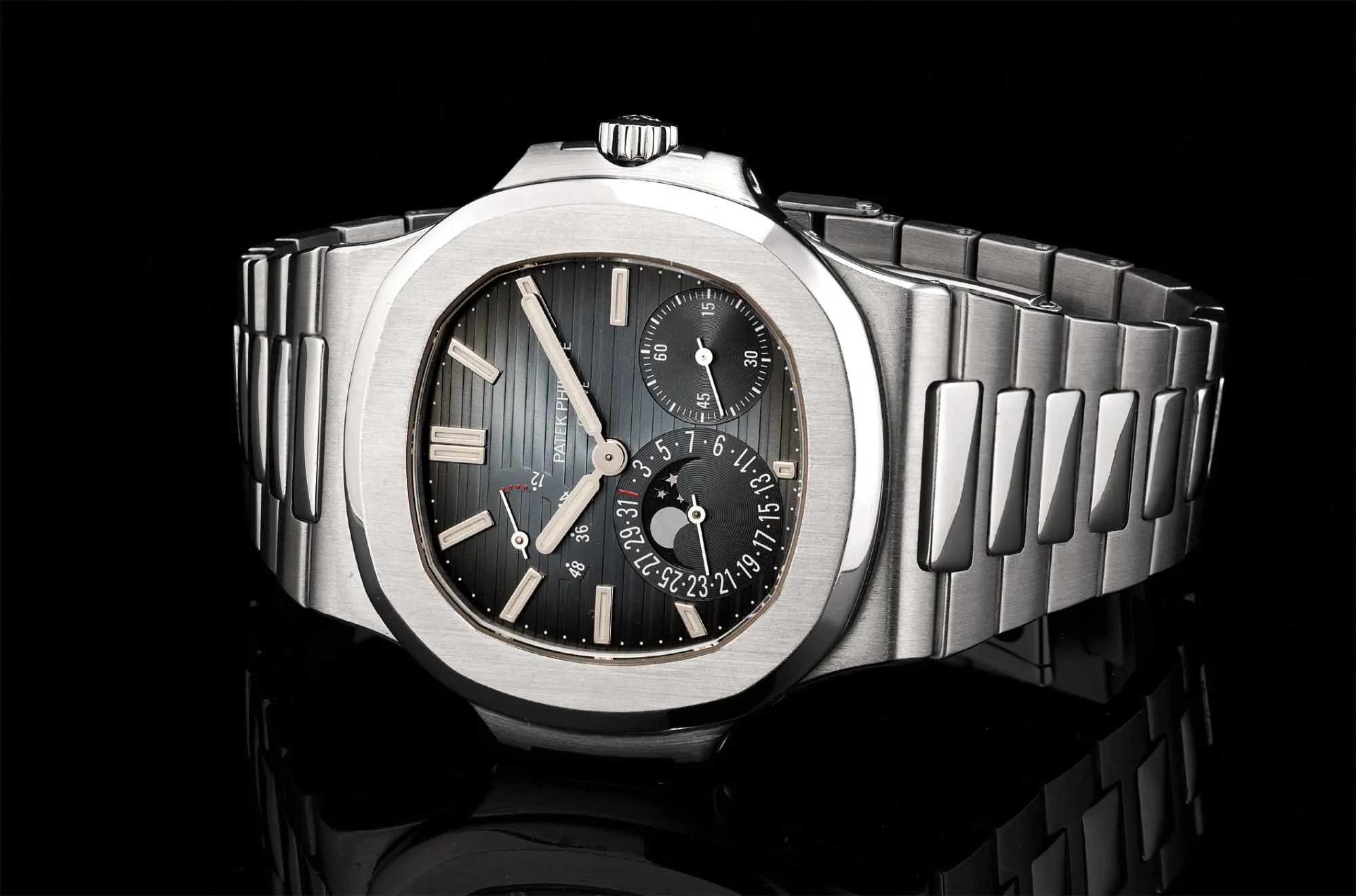 Patek Philippe Nautilus 5712/1A 43mm Stainless steel Black