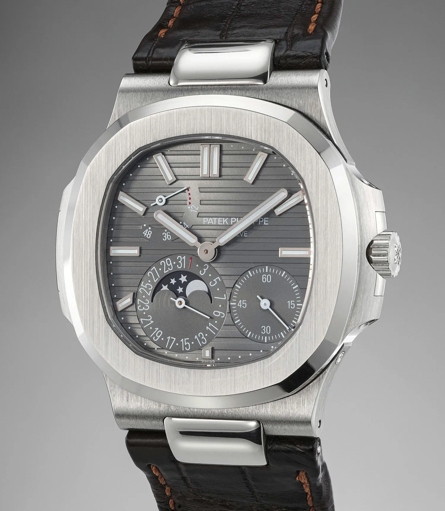 Patek Philippe Nautilus 5712g 40mm White gold Grey