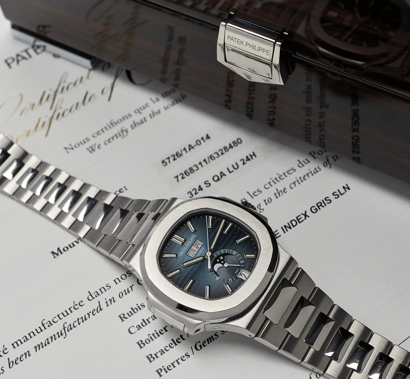 Patek Philippe Nautilus 5726/1A-014 40.5mm Stainless steel Blue 1