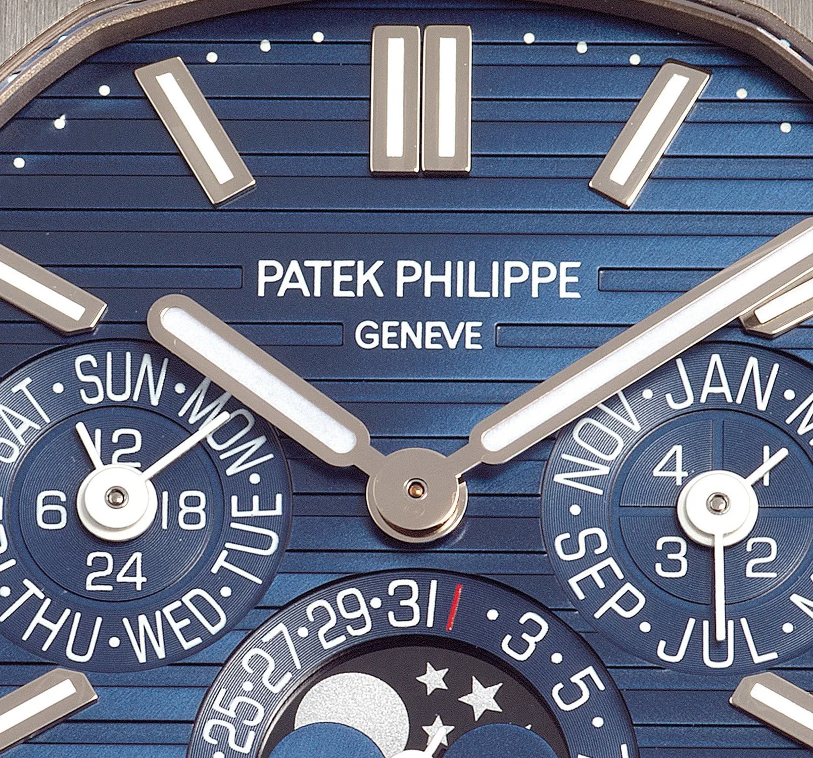 Patek Philippe Nautilus 5740/1G-001 40mm White gold Blue 2