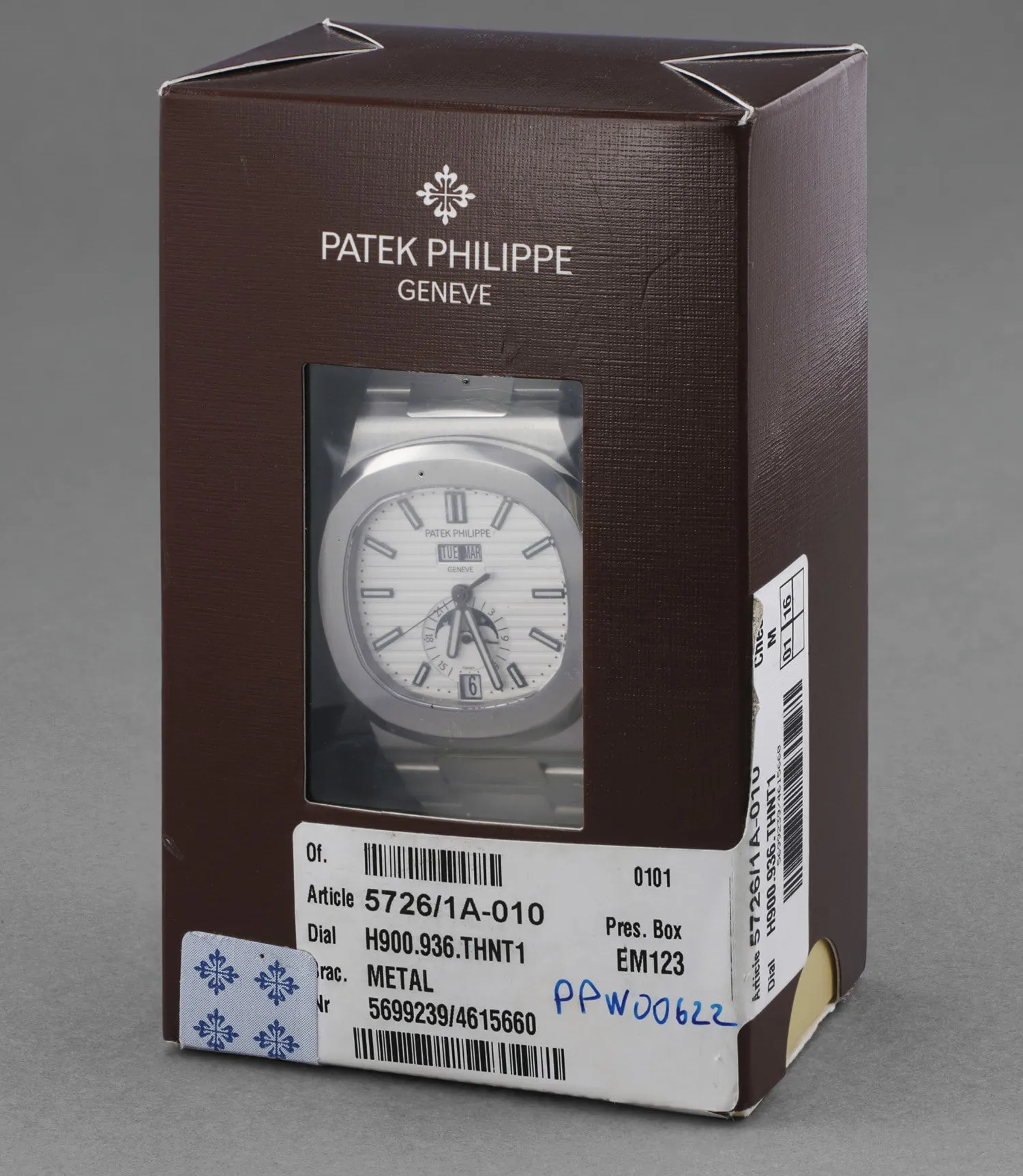 Patek Philippe Nautilus 5726/1A 40.5mm Stainless steel White