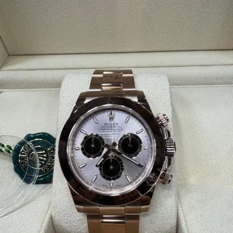 Rolex Daytona 126505 40mm Rose gold Pink