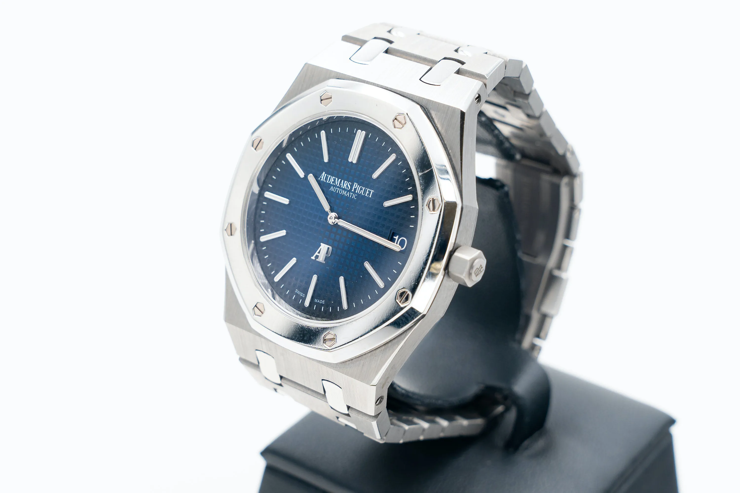 Audemars Piguet Royal Oak 15202IP.OO.1240IP.01 39mm Platinum and Titanium Blue 4