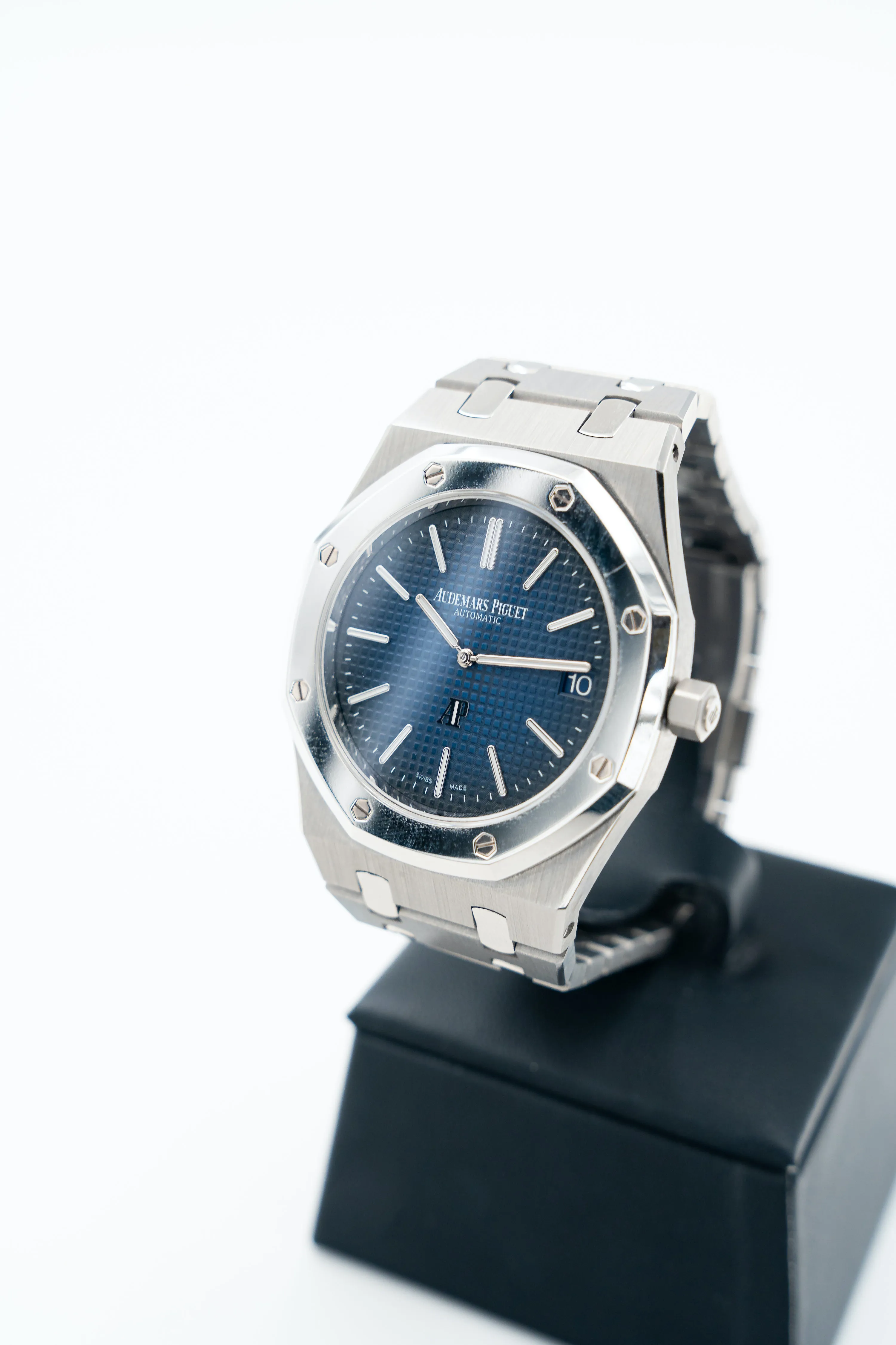 Audemars Piguet Royal Oak 15202IP.OO.1240IP.01 39mm Platinum and Titanium Blue 9