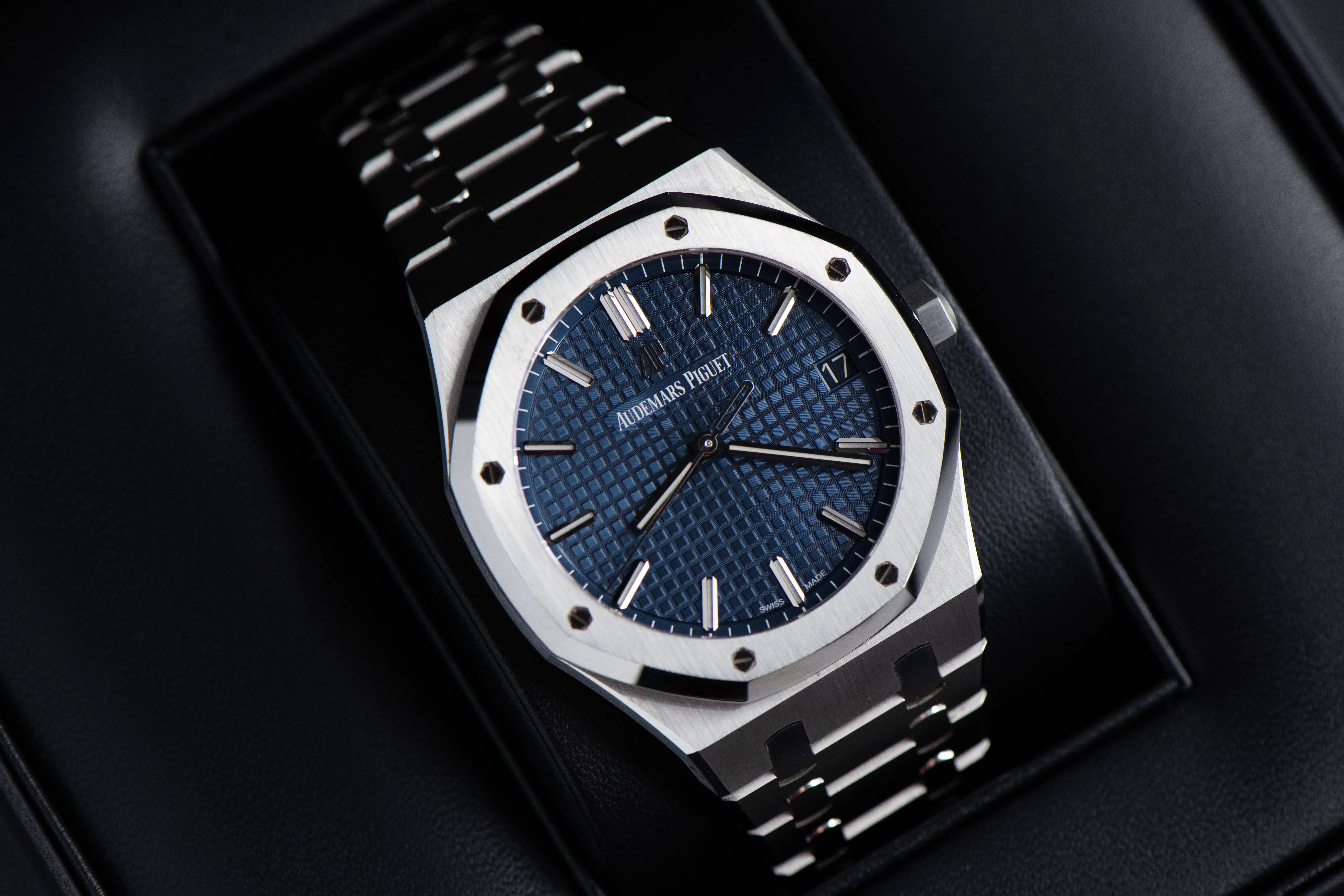 Audemars Piguet Royal Oak 15500ST.OO.1220ST.01 41mm Stainless steel Blue 18