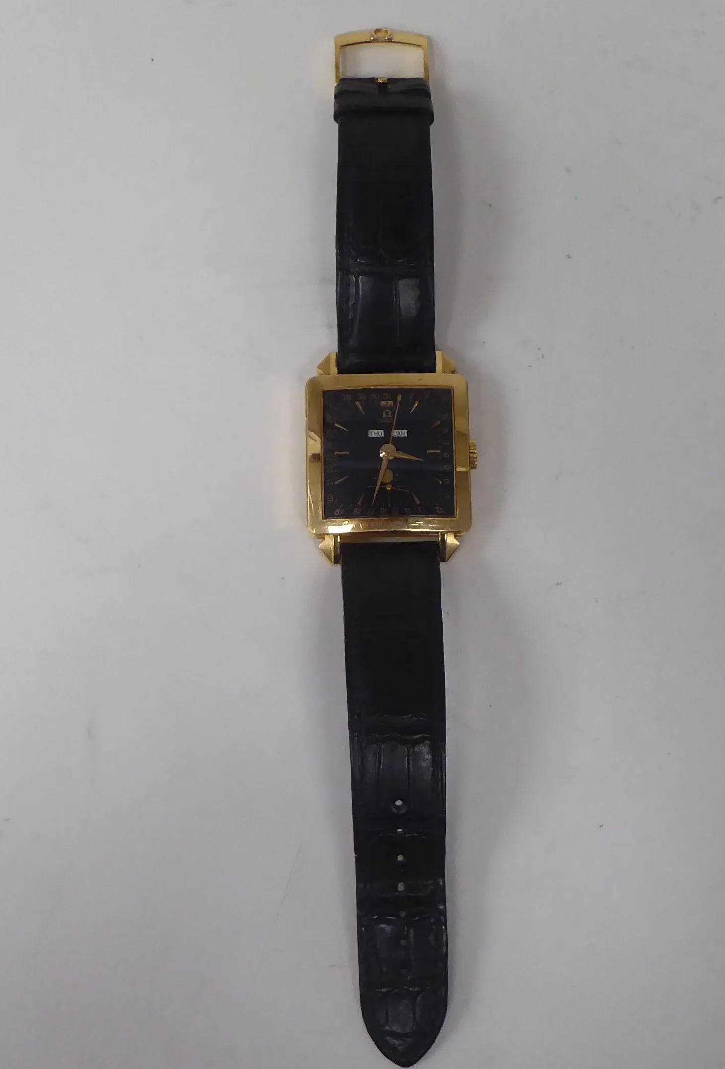 Omega Cosmic 33.5mm Yellow gold Black